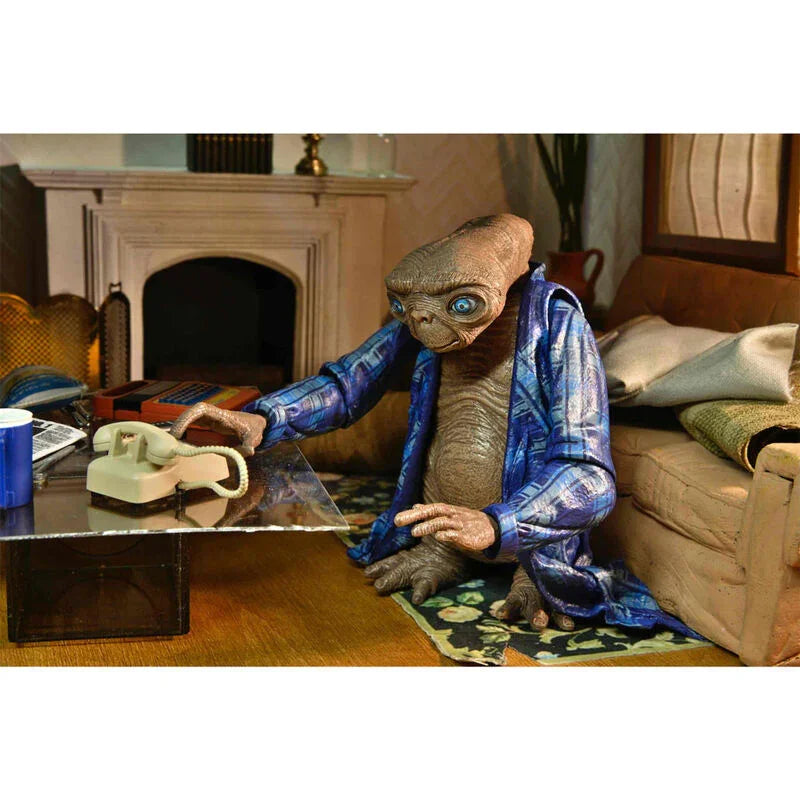 E.T. 40th Anniversary Ultimate Telepathic E.T. - Ginga Toys