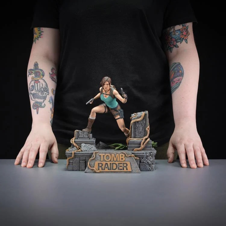 Dark Horse Tomb Raider Lara Croft Statue 23cm - Ginga Toys