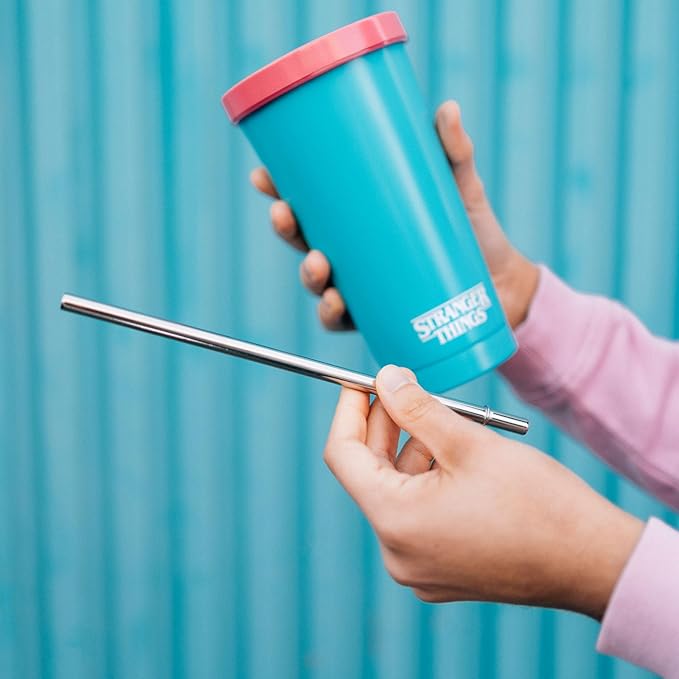 Stranger Things Rink-O-Mania Straw Tumbler 550ml Travel Mug - Ginga Toys