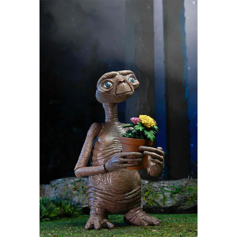 E.T. 40th Anniversary Ultimate E.T. Figure - Ginga Toys