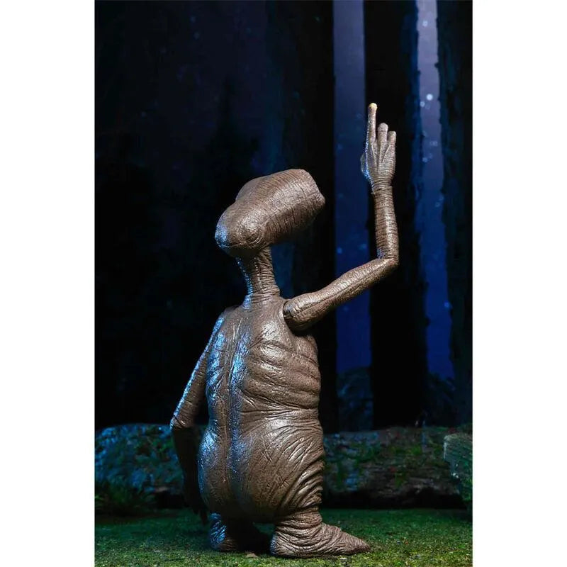 E.T. 40th Anniversary Ultimate E.T. Figure - Ginga Toys
