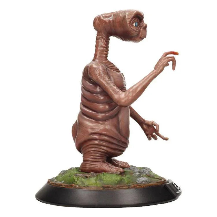 E.T. the Extra-Terrestrial E.T. 1/4 Scale Limited Edition Statue - SD Toys - Ginga Toys