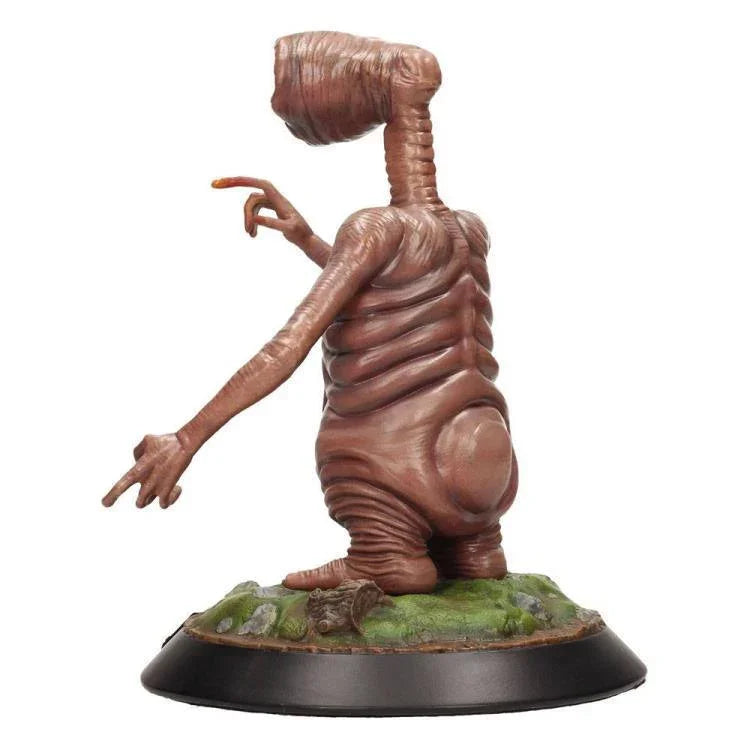 E.T. the Extra-Terrestrial E.T. 1/4 Scale Limited Edition Statue - SD Toys - Ginga Toys
