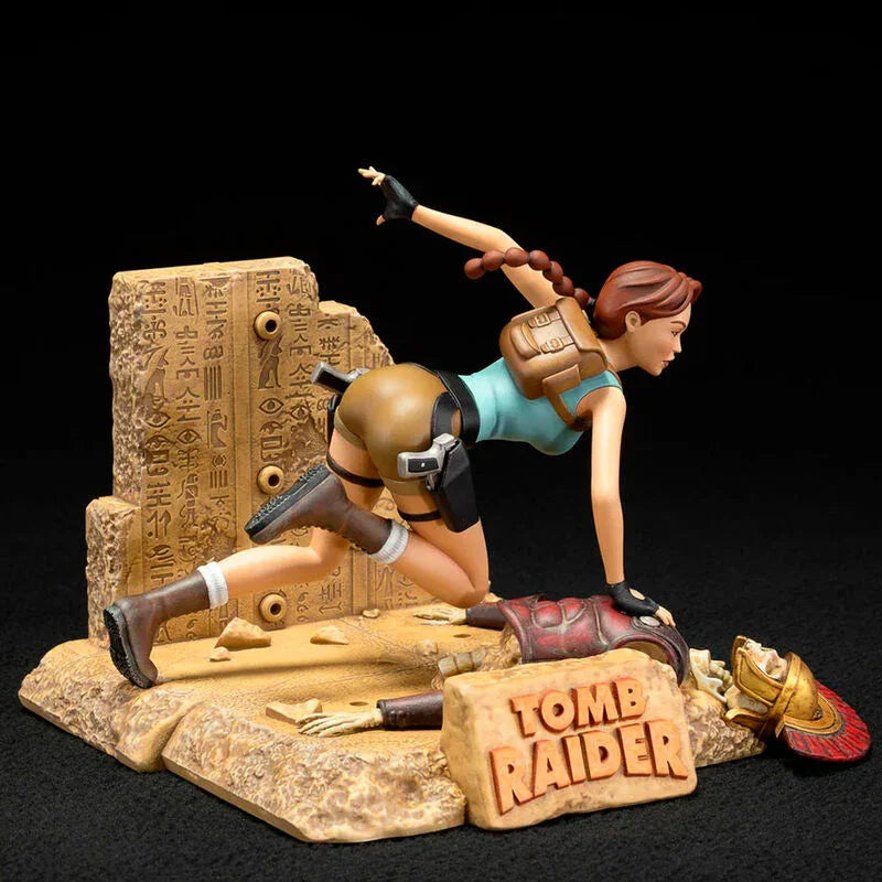 Tomb Raider – Lara Croft 16.5 cm PVC Figure by Dark Horse