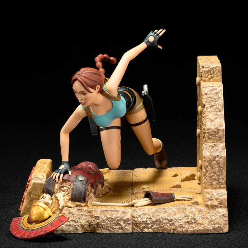Tomb Raider – Lara Croft 16.5 cm PVC Figure by Dark Horse