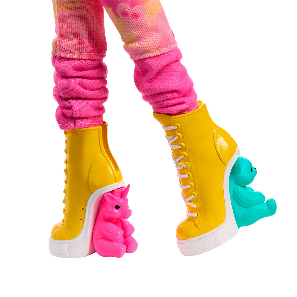 Monster High Wednesday Collectible Doll - Enid Sinclair in Pink Fashion With Accessories - Ginga Toys