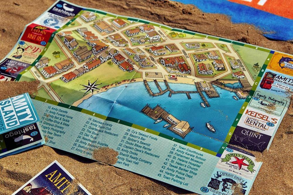 Jaws Amity Island Summer of '75 Kit - Doctor Collector - Ginga Toys