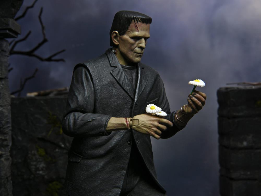Universal Monsters Ultimate Frankenstein's Monster (Color) 7" Scale Figure - Neca - Ginga Toys