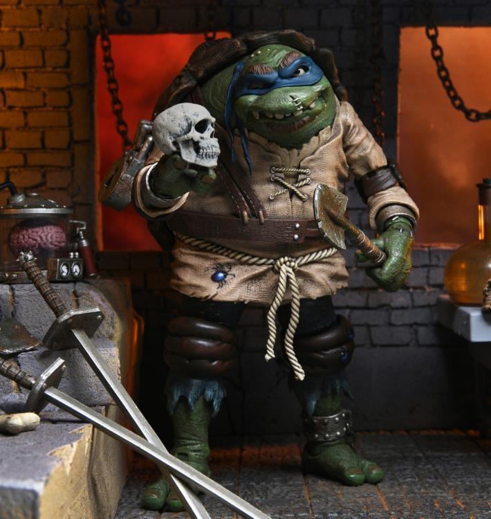 Universal Monsters x Teenage Mutant Ninja Turtles Ultimate Leonardo as The Hunchback Figure - Neca - Ginga Toys