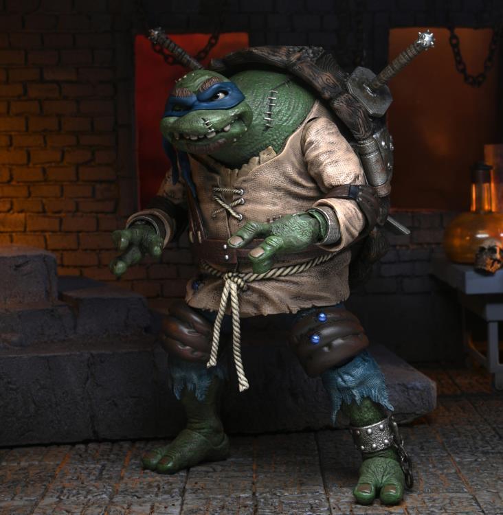 Universal Monsters x Teenage Mutant Ninja Turtles Ultimate Leonardo as The Hunchback Figure - Neca - Ginga Toys