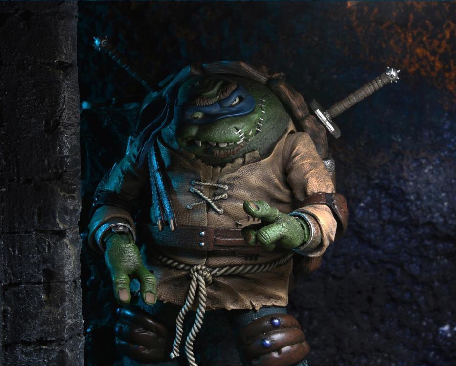 Universal Monsters x Teenage Mutant Ninja Turtles Ultimate Leonardo as The Hunchback Figure - Neca - Ginga Toys