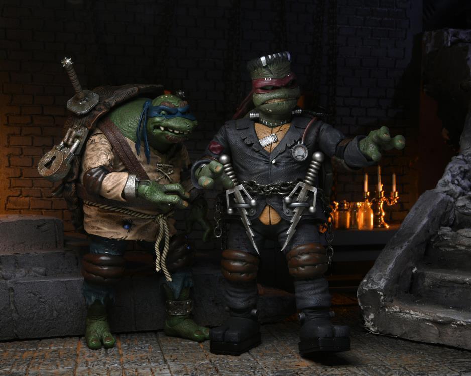 Universal Monsters x Teenage Mutant Ninja Turtles Ultimate Leonardo as The Hunchback Figure - Neca - Ginga Toys