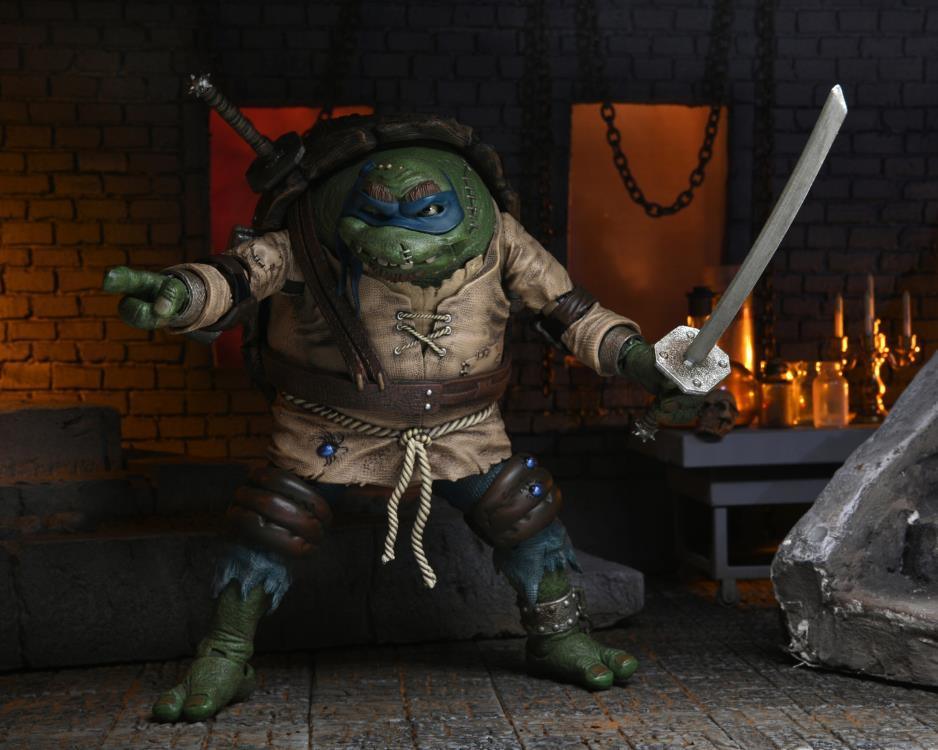 Universal Monsters x Teenage Mutant Ninja Turtles Ultimate Leonardo as The Hunchback Figure - Neca - Ginga Toys