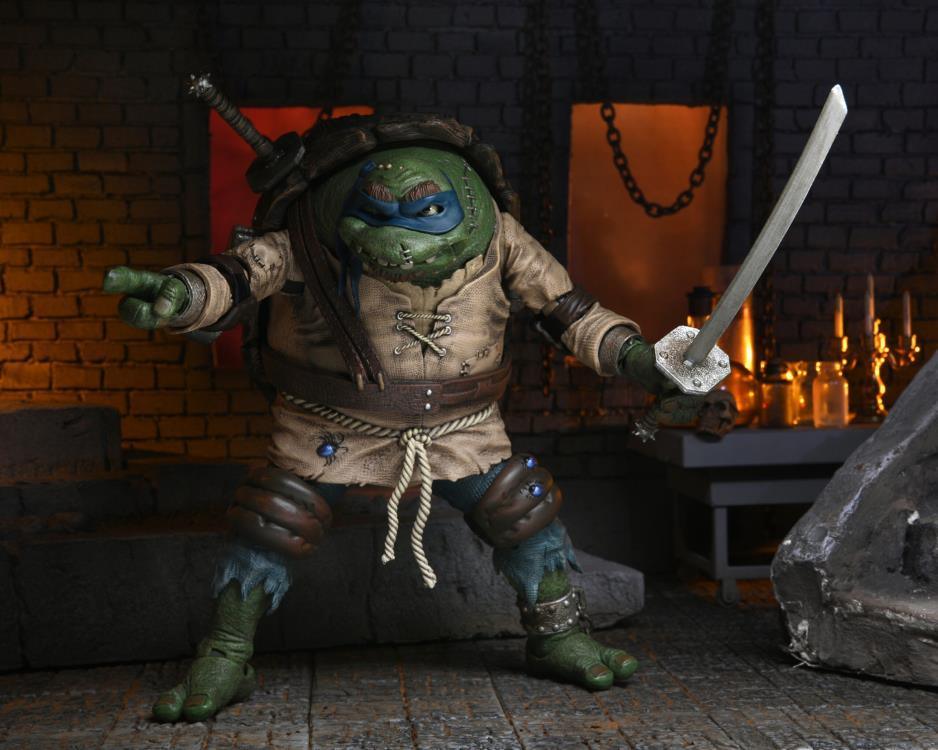 Universal Monsters x Teenage Mutant Ninja Turtles Ultimate Leonardo as The Hunchback Figure - Neca - Ginga Toys