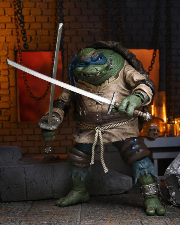 Universal Monsters x Teenage Mutant Ninja Turtles Ultimate Leonardo as The Hunchback Figure - Neca - Ginga Toys