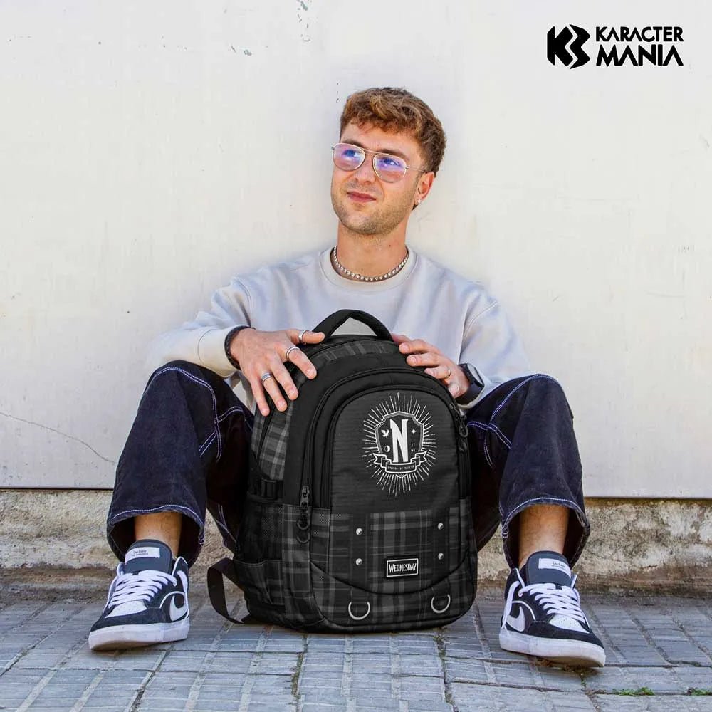 Wednesday Black PLUS Running Backpack Wednesday Chains - Ginga Toys